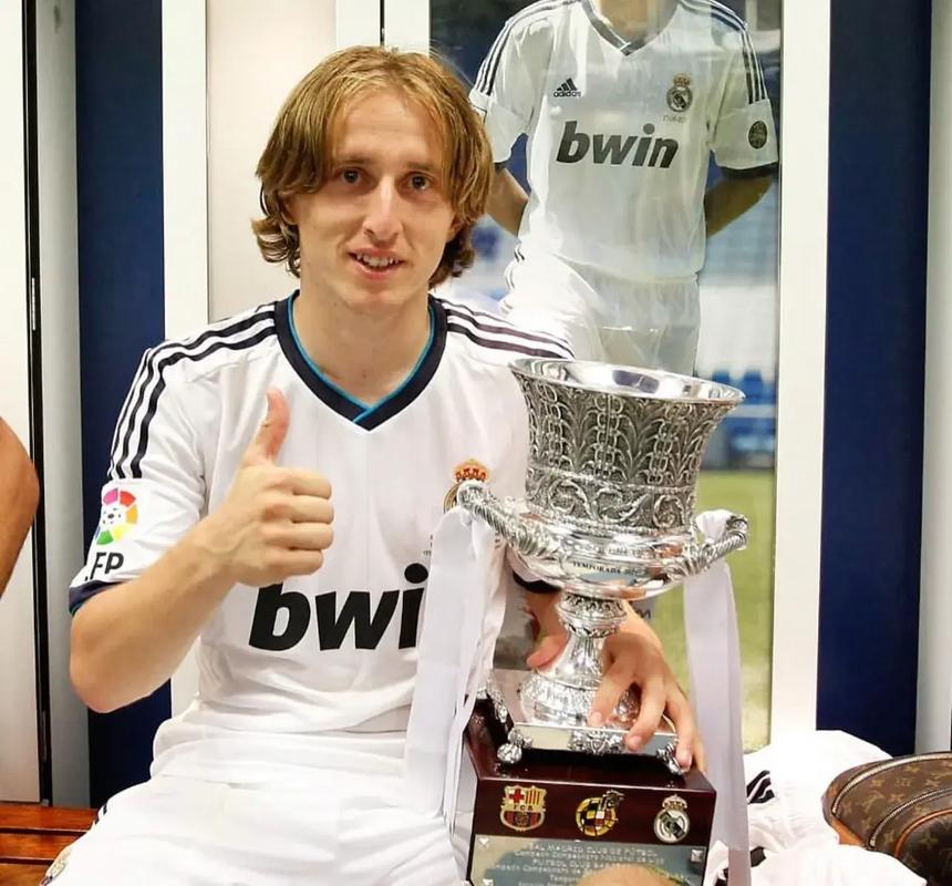 LPL上演“国足剧情”！世界冠军官宣退役，Meiko将被IG管理层开除